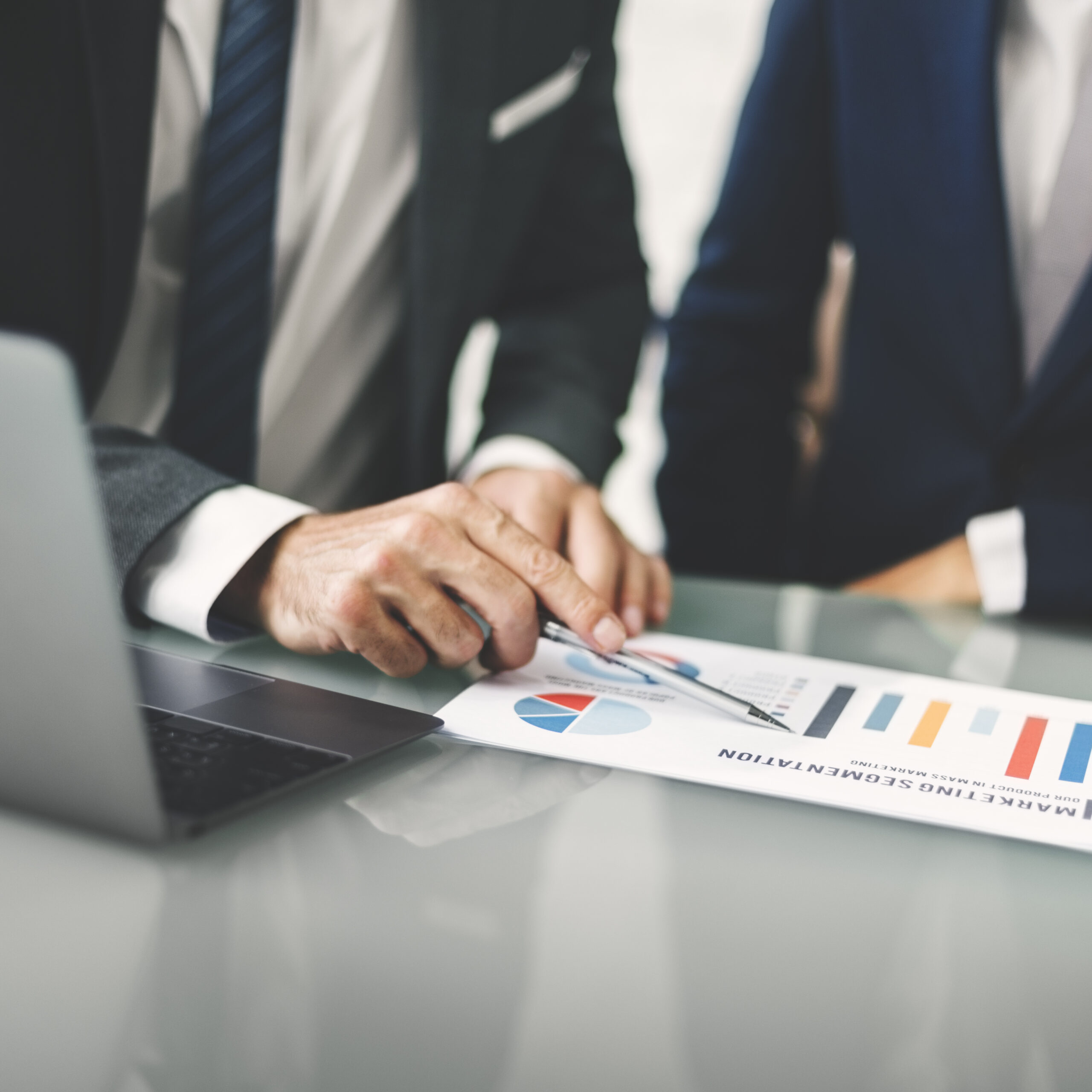 Dret Penal Econòmic a Berga: Defensa i Protecció davant Delictes Contra el Patrimoni Brainstorming Business Busy Chart Company Concept