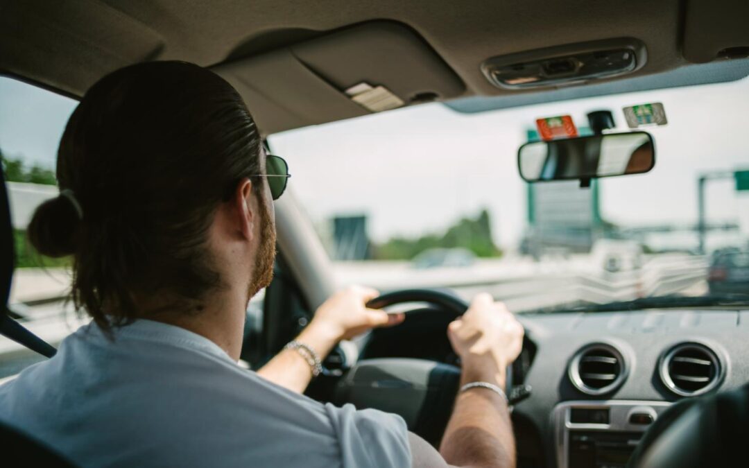 La pena de privación del permiso de conducir debe cumplirse de forma ininterrumpida