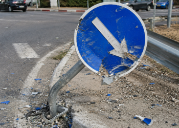 El delito contra la seguridad vial como norma absorbente frente a los daños en la señalización Señal de tráfico dañada analizada desde la perspectiva del delito contra la seguridad vial