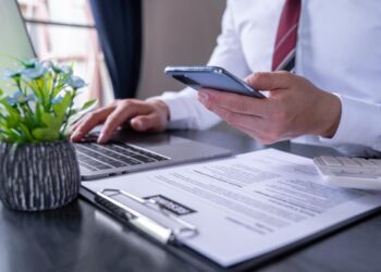 El Tribunal Supremo resuelve el debate: Las comunicaciones previas y las declaraciones responsables no son recurribles Análisis jurídico sobre comunicaciones previas y declaraciones responsables ante la Administración